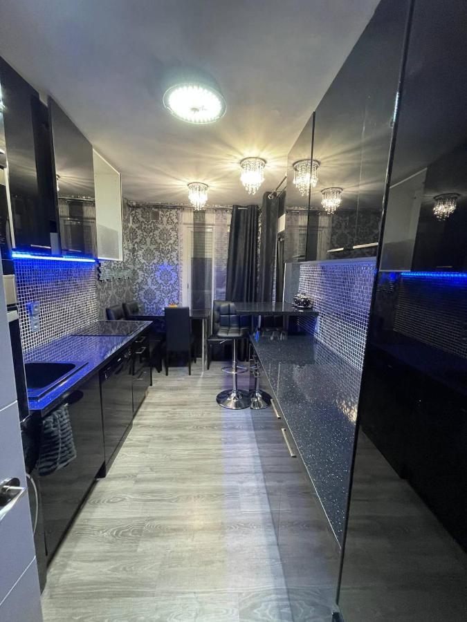 Luxury Room En Madrid Exteriör bild