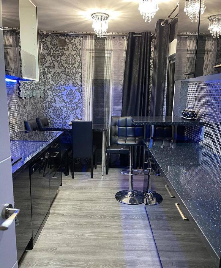 Luxury Room En Madrid Exteriör bild